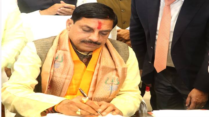 धार्मिक स्थल अथवा अन्य स्थान में निर्धारित मापदण्ड के अनुरूप ही ध्वनि विस्तारक यंत्रों (लाउड स्पीकर/डीजे) का उपयोग किया जा सकेगा